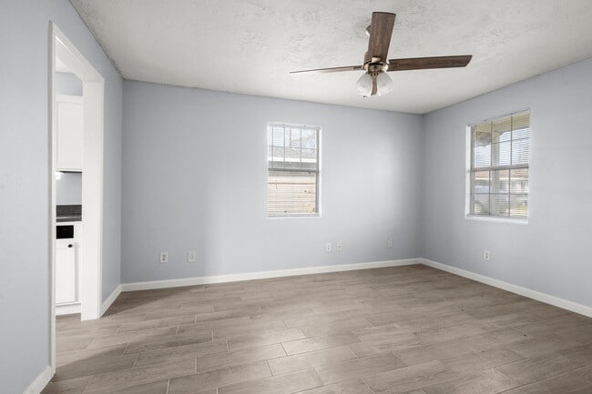 Building Photo - 5607 Barton St