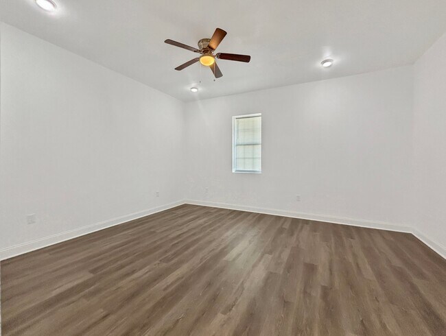 Building Photo - 4030 N Miro St