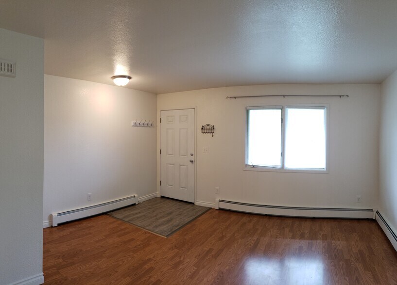 Building Photo - 7331 Meadow St