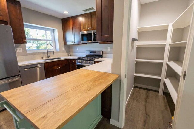 Building Photo - 4513 E Cervato St