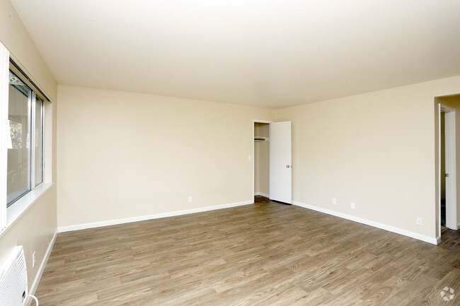 Interior Photo - Oakbrook Apartments