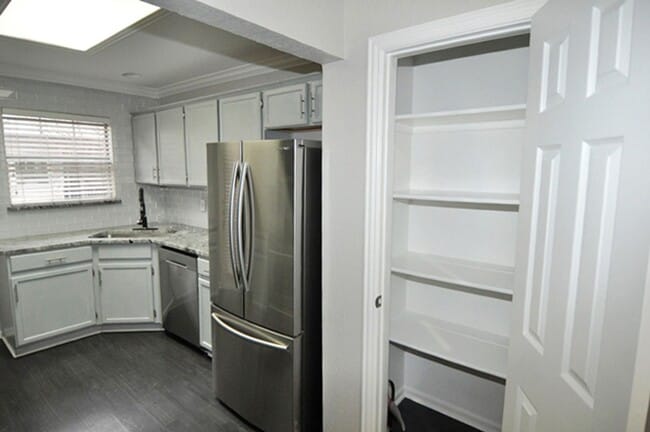 Building Photo - 2902 State St