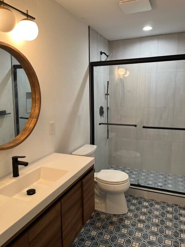 Building Photo - "Executive 2-Bedroom Haven with Gleaming Hardwood Floors in St. Louis City – 3852 Juniata Street!...