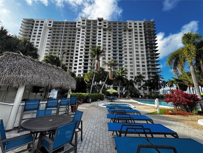 Building Photo - 18151 NE 31st Ct