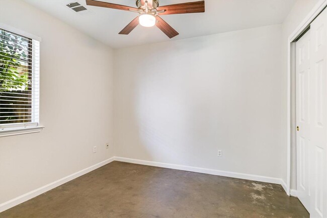Building Photo - 11518 James B Connolly Ln