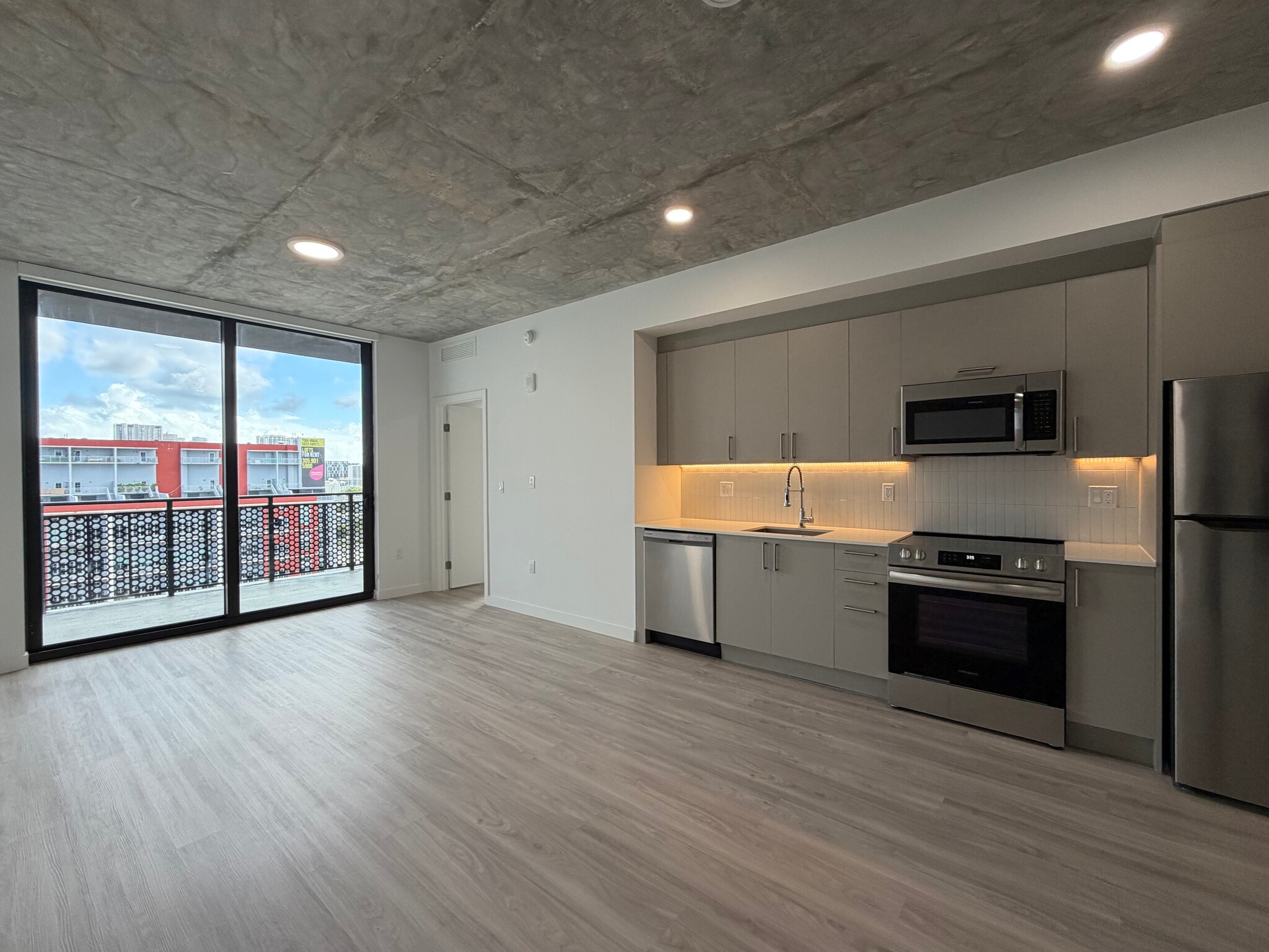 Building Photo - 1635 NE Miami Ct