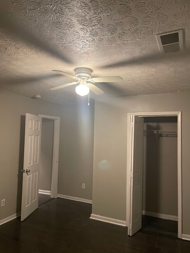 Back bedroom 2 - 2618 Wren Cir