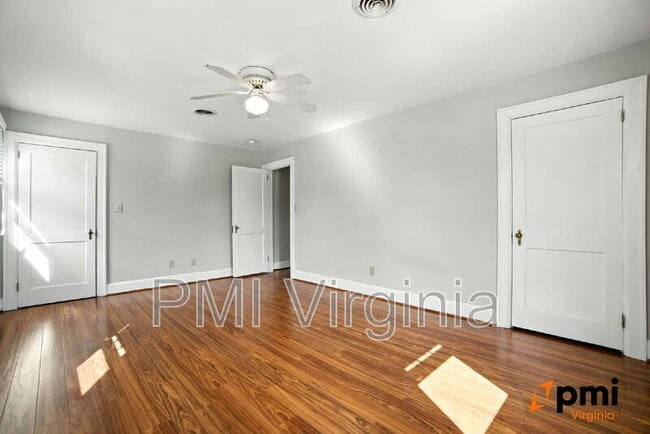 Building Photo - 121 Hanover Ave