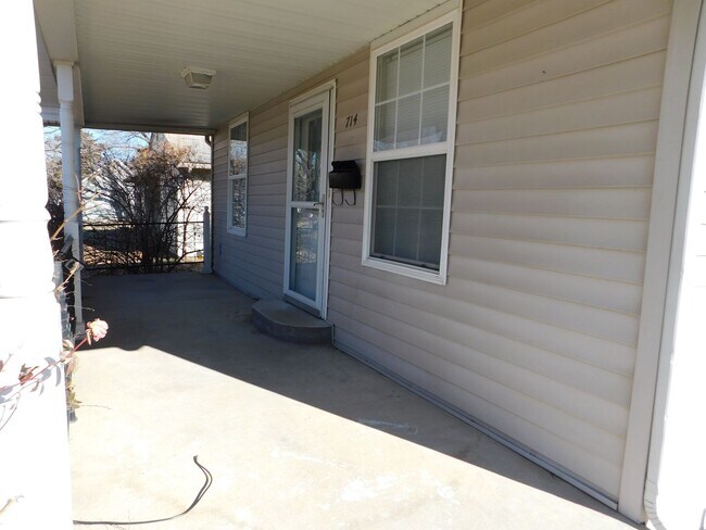 Building Photo - Spacious 3 Bedroom 2 bath Home in El Dorad...