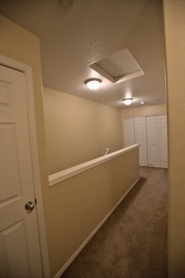 Building Photo - Lafayette 12 Plex