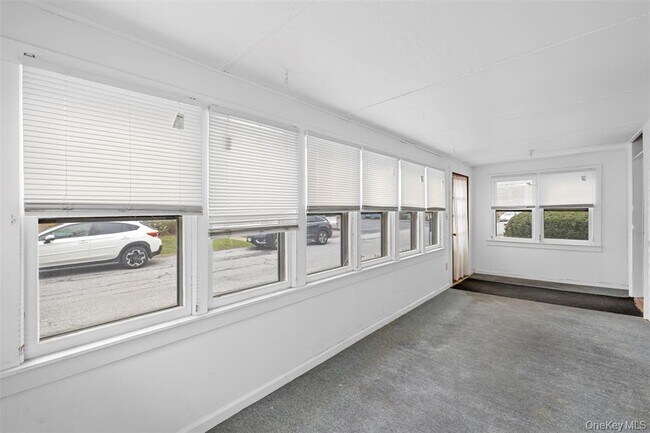 Building Photo - 15 Robinson St