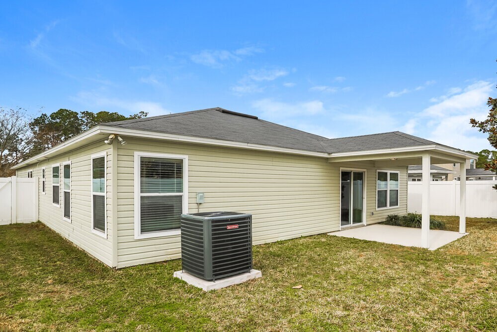 Building Photo - 4878 Creek Bluff Ln