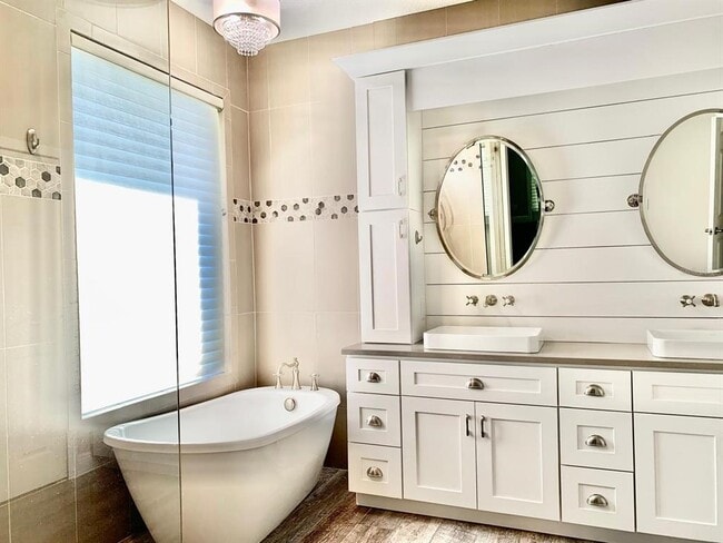 Building Photo - 7452 Sea Island Ln
