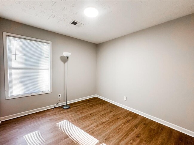 Building Photo - 5142 Farm Pl Dr NE