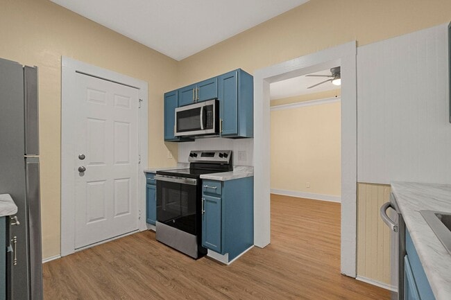 Building Photo - Two bedroom available for a move in right ...