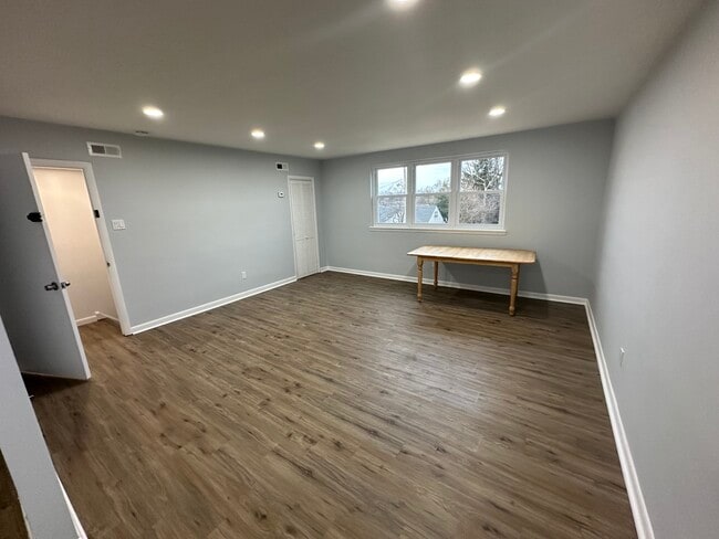 Building Photo - 8124 Ferndale St