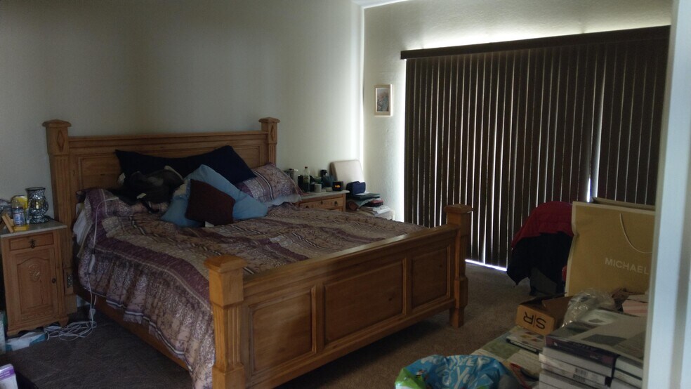 Building Photo - 2631 N Whitewater Club Dr