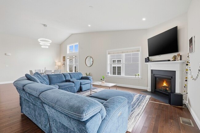 Building Photo - 52 Logan's Run