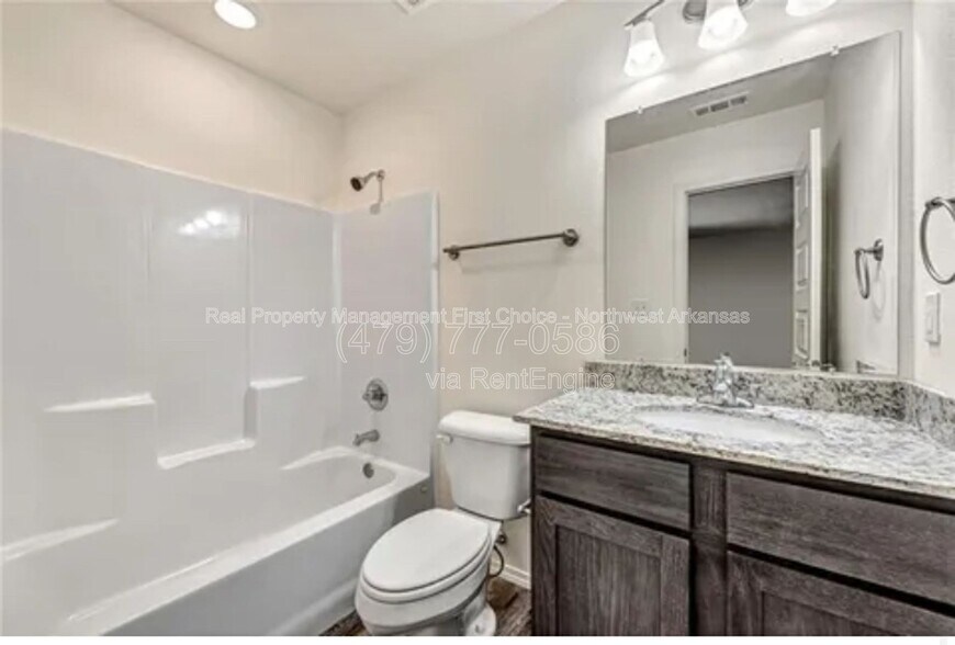 Building Photo - 820 S Benchmark Ln