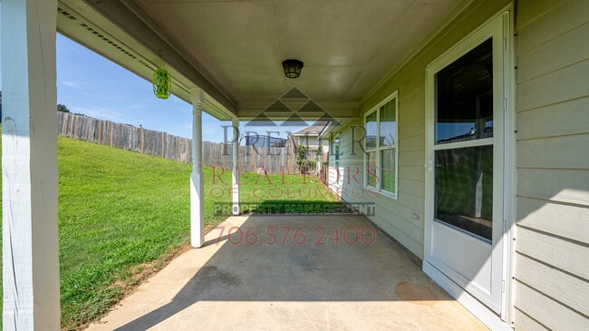 Building Photo - 25 Redwood Dr