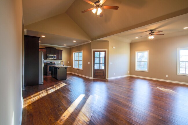 Building Photo - 374 Big Station Camp Blvd
