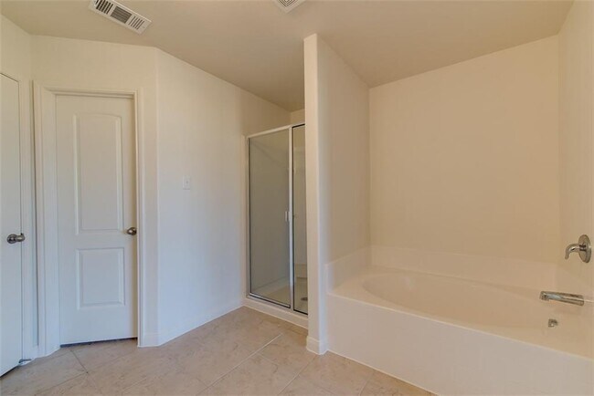 Building Photo - 13033 Tobin Dr