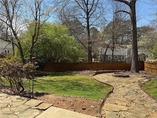 Building Photo - 1907 Grant Ln