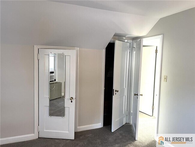 Building Photo - 11 Plainsboro Rd