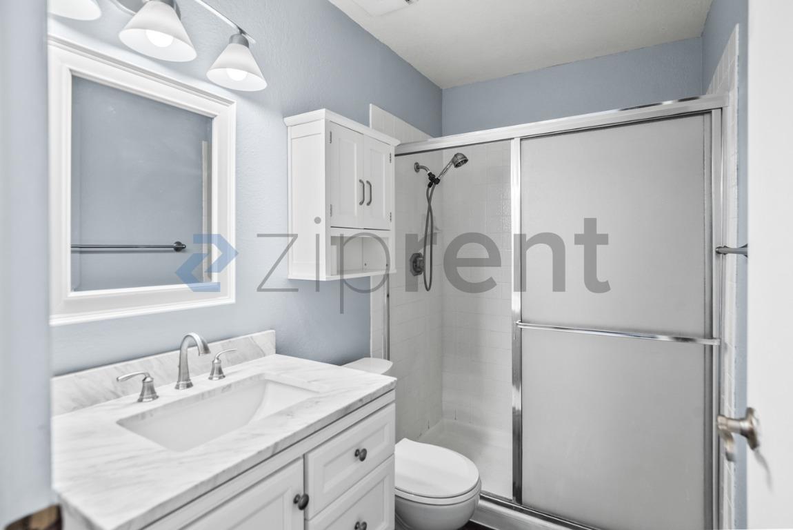 Building Photo - 1544 Bailey Rd