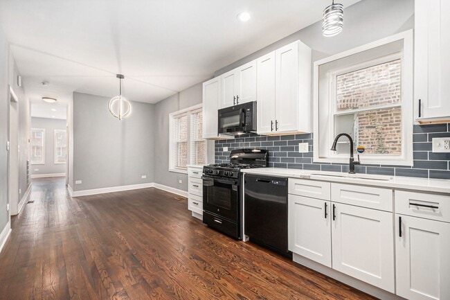 Building Photo - 1702 N Meade Ave