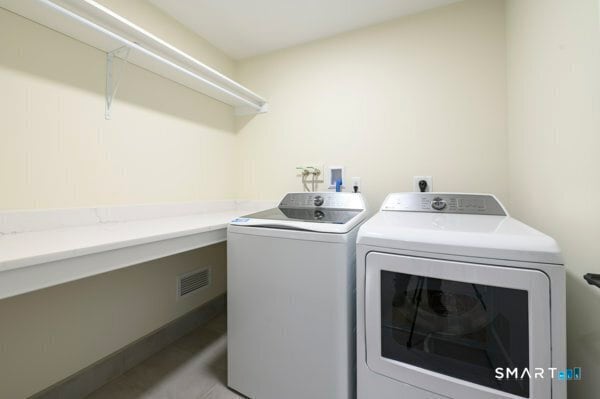 Building Photo - 3 Yorkshire Ct