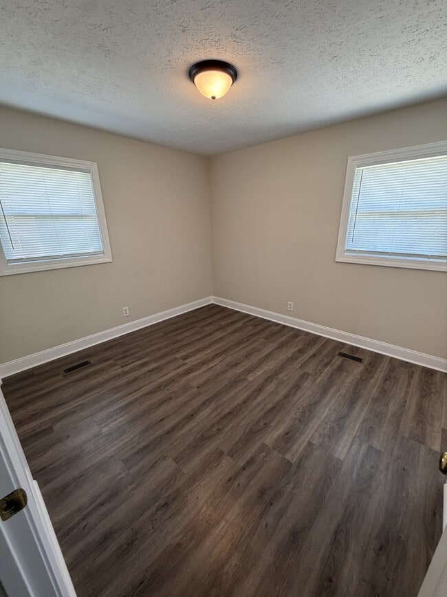 Building Photo - 1408 Old Ebenezer Rd