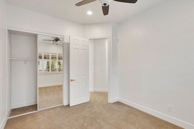 Building Photo - 5 Bedroom Pool Home Located In Summerlin G...