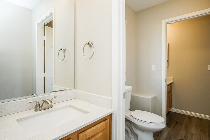 Building Photo - 9281 Hainsworth Ave