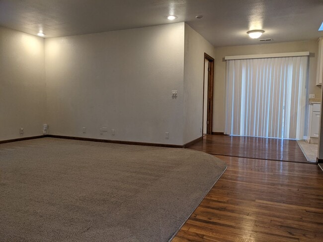 Building Photo - 4803 Appleton Ave