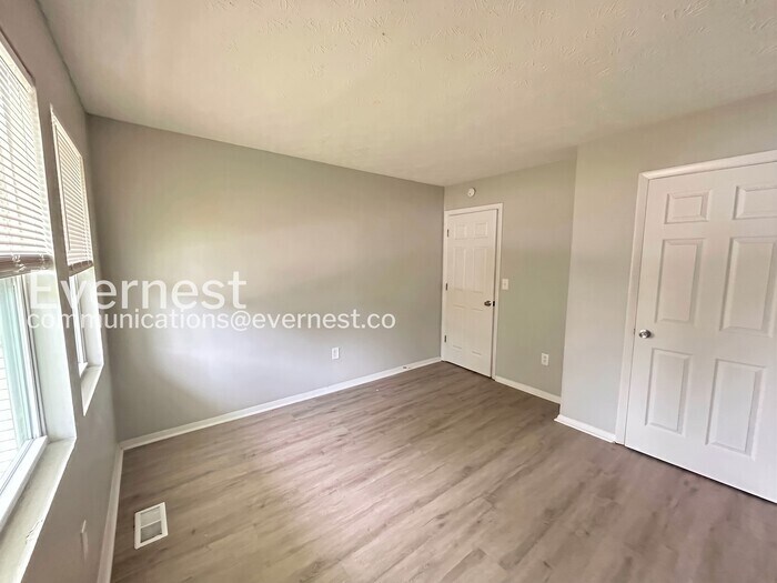 Building Photo - 263 Elm Forest Way