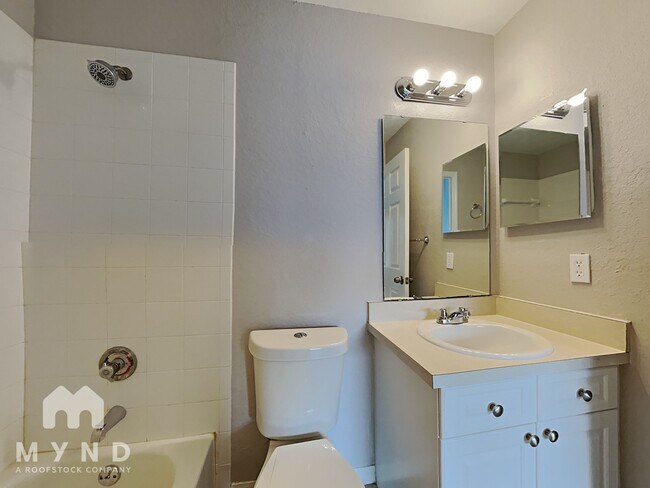 Building Photo - 4103 Plantation Cove Dr