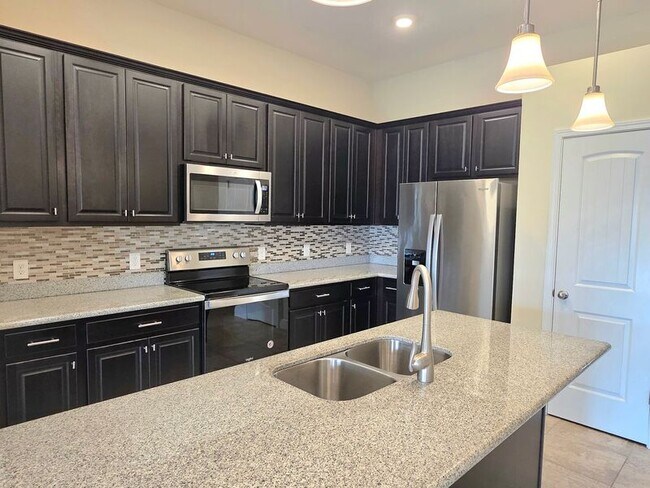 Building Photo - 5625 Shooting Star Ct