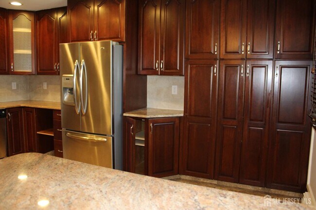 Building Photo - 13 Califon Dr