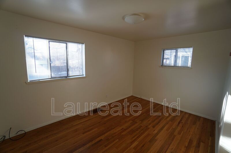 Building Photo - 1818 S Dahlia St