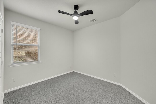 Building Photo - 1117 Goldfinch Dr