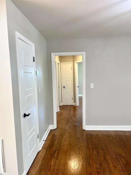 Building Photo - 30 Fleetwood Dr