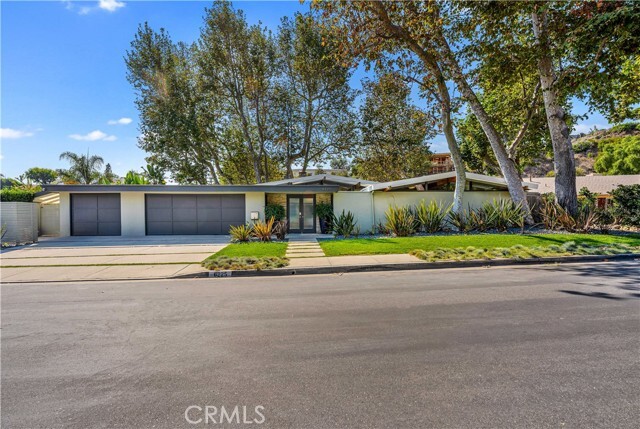 Building Photo - 6225 Frondosa Dr