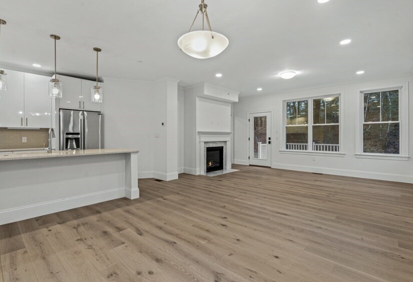 Building Photo - 19 Lily Pond Ln