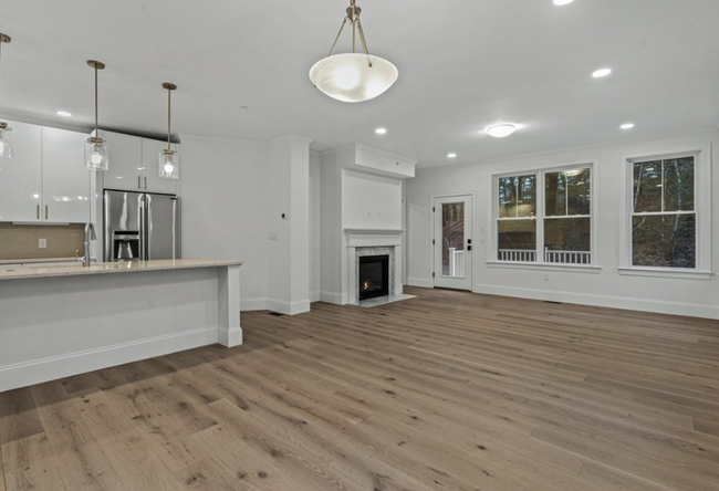 Building Photo - 19 Lily Pond Ln