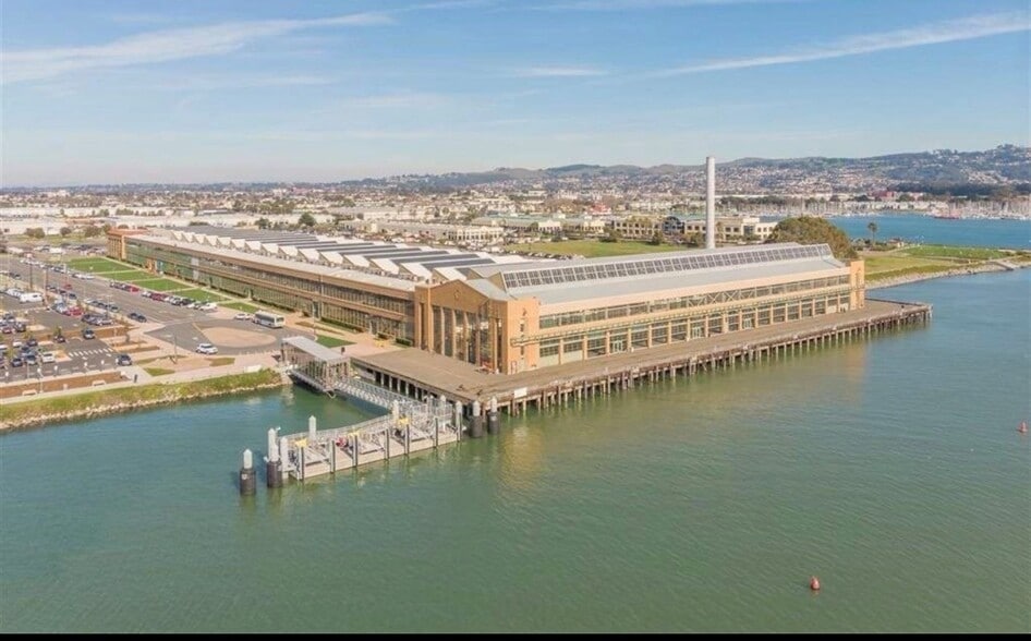 Building Photo - 2110 Northshore Dr