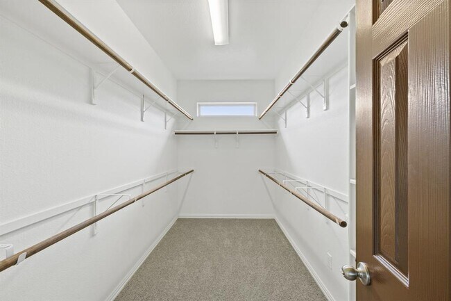 Building Photo - 221 Mandana St