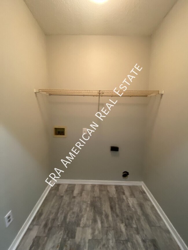 Building Photo - 2621 Barefoot Creek Cir