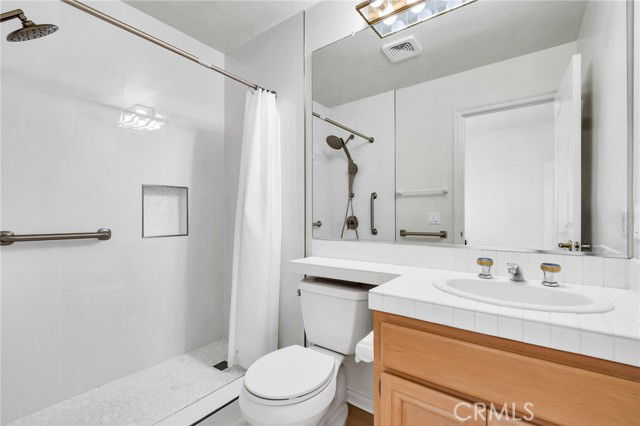 Building Photo - 21881 Via Del Lago