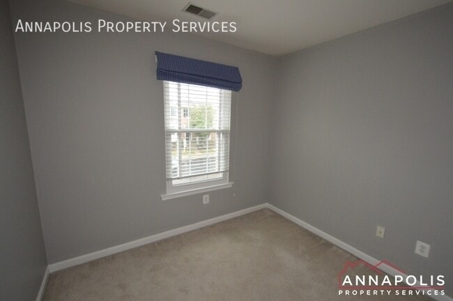 Building Photo - 546 Francis Nicholson Way